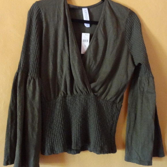 Amadi for Anthropologie Bell-Sleeved Top NWT M - Picture 2 of 6